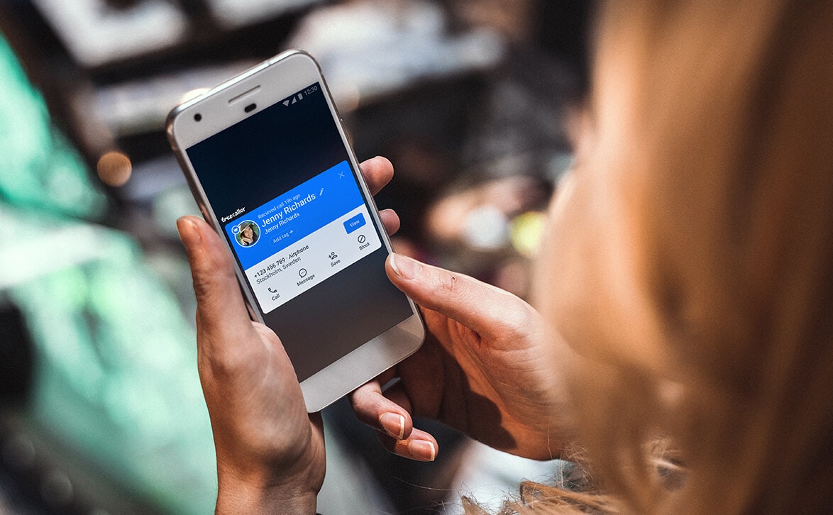 en telefon som visar gränssnittet för truecaller efter att ett samtal är färdigt